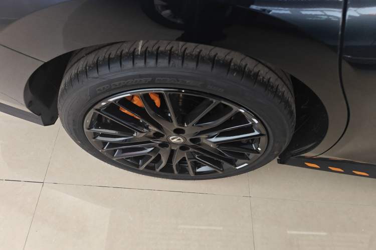 Used Changan UNI-V 2025 Model Third-Generation 2.0T Dynamic Edition