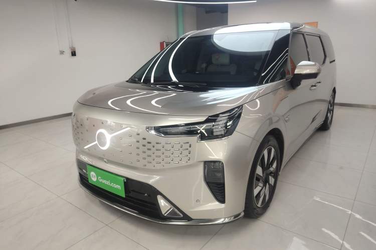 Used Volvo EM90 2025 Ultra Six-Seater