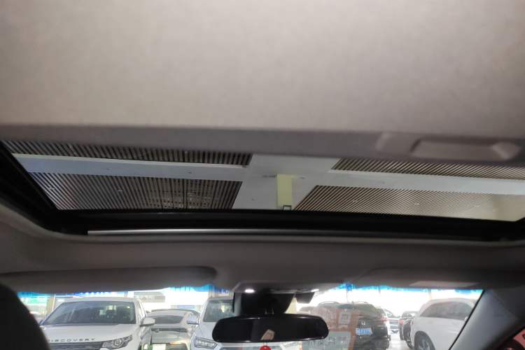 Used Toyota Camry 2019 2.0S FENGSHANG Version China VI Standard
