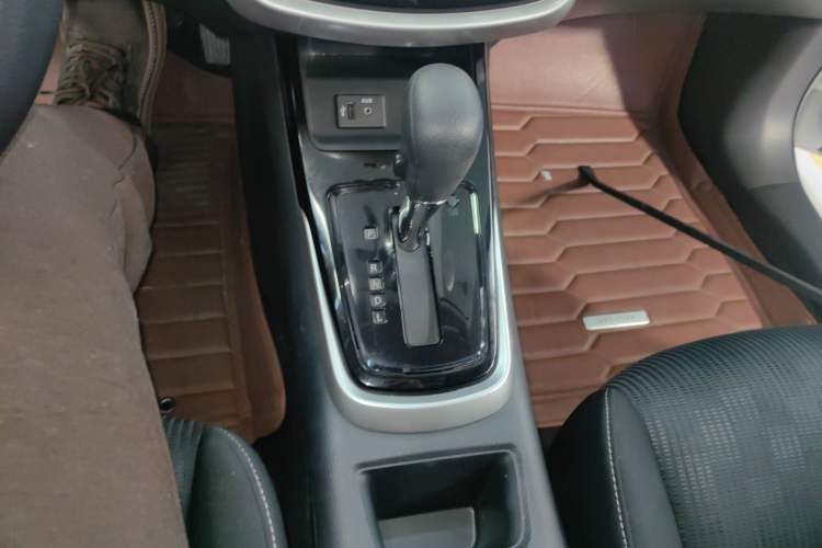 Used Nissan Tiida 2021 1.6L CVT Cool Edition
