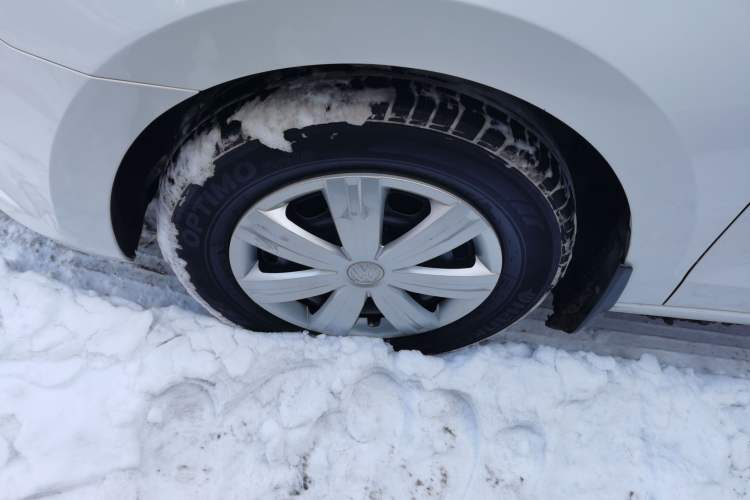 Used Volkswagen Jetta 2015 1.6L Manual Fashion Edition
