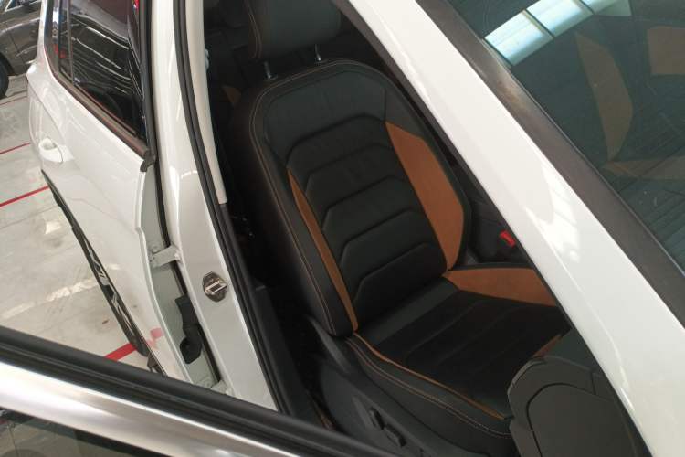 Used Volkswagen Tayron 2019 330TSI Two-Wheel Drive Luxury Model China VI Standard