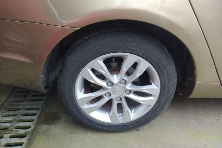 Used Geely Auto Emgrand 2014 Sedan 1.5L Manual Elite Model
