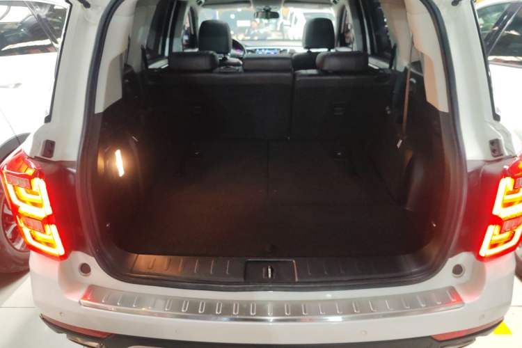 Used GAC Trumpchi GS8 2017 320T Two-Wheel Drive Luxury Smart Connectivity Version (7 Seats)
