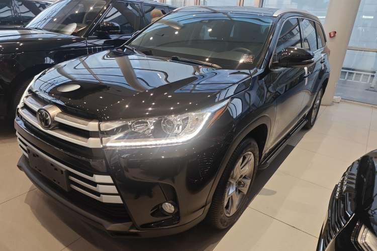 Used Toyota Highlander 2018 2.0T Two-Wheel Drive Luxury Edition 7 Seats China VI Standard
