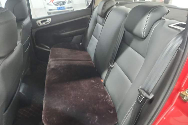 Used Peugeot 307 2013 Hatchback 1.6L Manual Comfort Edition
