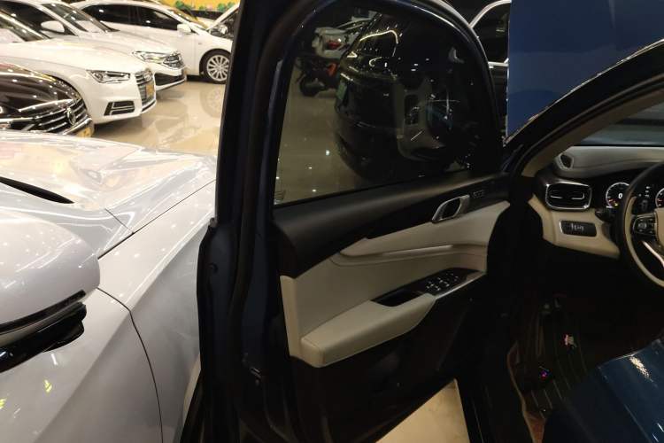 Used Lynk & Co 01 2019 2.0T Two-Wheel Drive Zhaopu Version China VI Standard