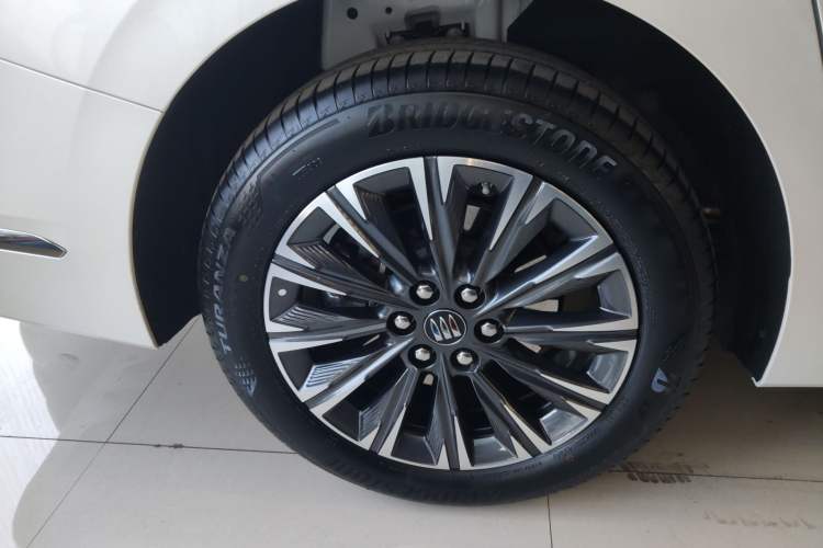 Used Buick GL8 2025 Lu Zun Deluxe Edition
