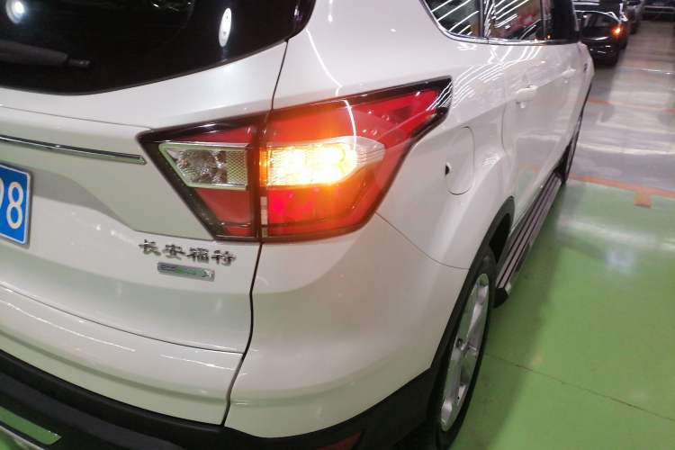 Used Ford Kuga 2017 EcoBoost 180 Two-Wheel-Drive Platinum Edition