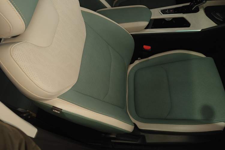 Used Geely Auto Emgrand L HiP 2022 1.5TD-DHT Pro 100KM Super Rui
