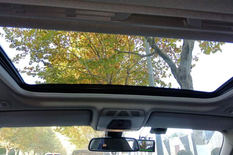 Used BMW 3 Series 2015 320Li Luxury Edition Fashion Model
