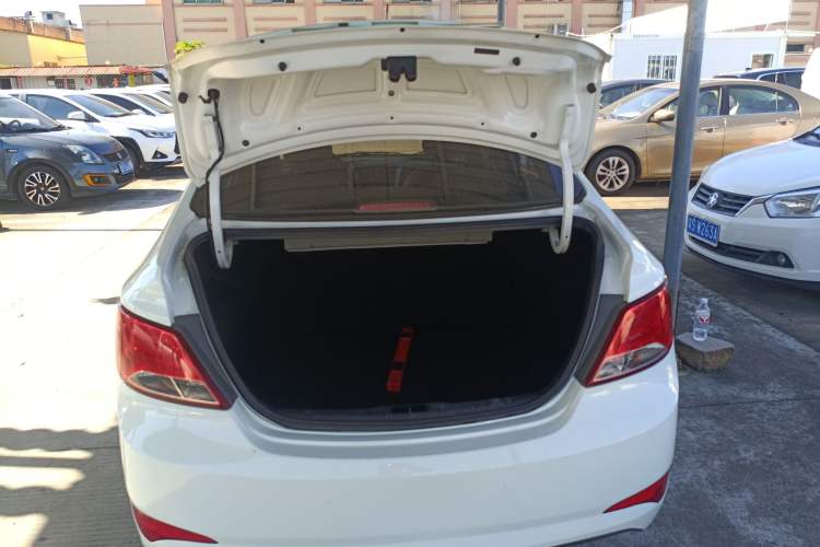 Used Hyundai Verna 2014 1.4L Manual Smart GLS Trim