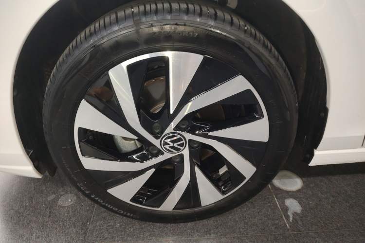 Used Volkswagen Golf 2025 300TSI Pro
