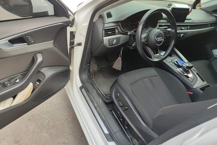 Used Audi A4L 2019 40 TFSI Ambition China VI
