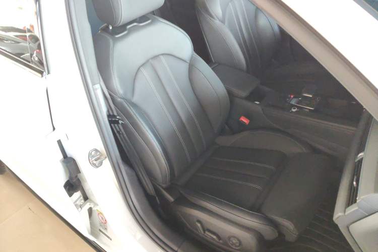 Used Audi A4L 2023 40 TFSI Luxury Dynamic Model
