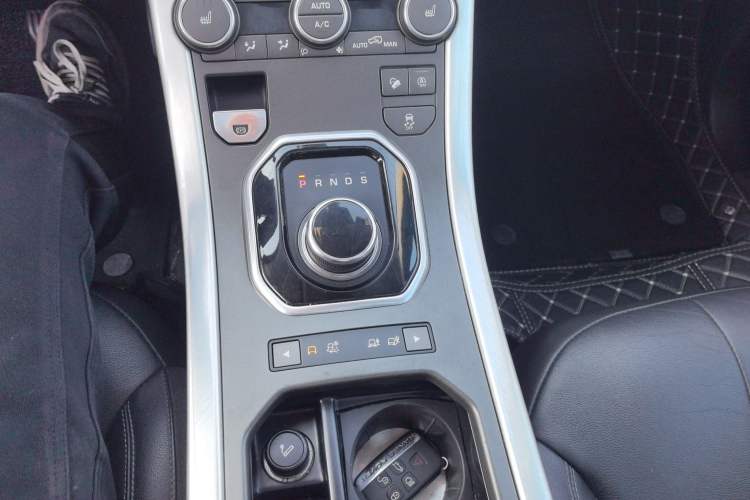 Used Land Rover Range Rover Evoque 2018 240 PS SE Smart Brilliance Edition