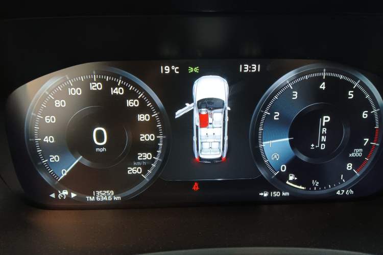 Used Volvo XC90 2019 T5 Zhiyi Edition 7-Seater China V Emission Standard
