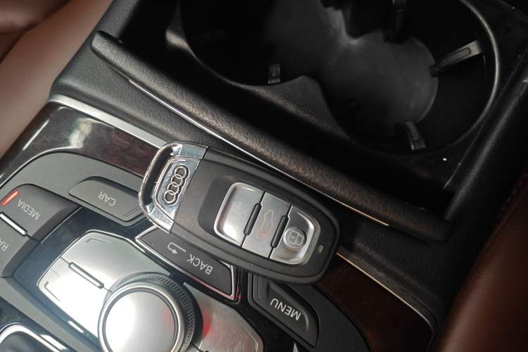 Used Audi A6L 2015 30 FSI Millionth Anniversary Comfort Model
