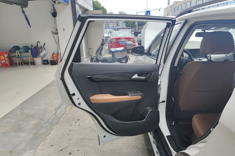 Used Dongfeng Fengdu MX5 2016 2.0L Automatic Flagship Edition
