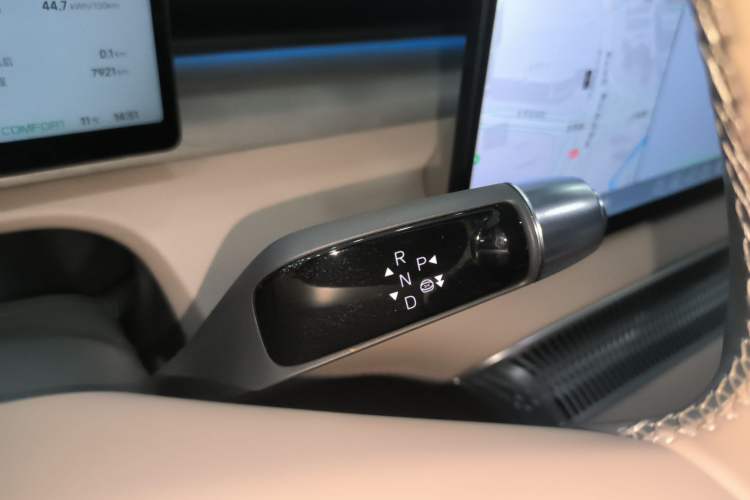 Used XPeng X9 2025 740 Ultra-Long Range Max