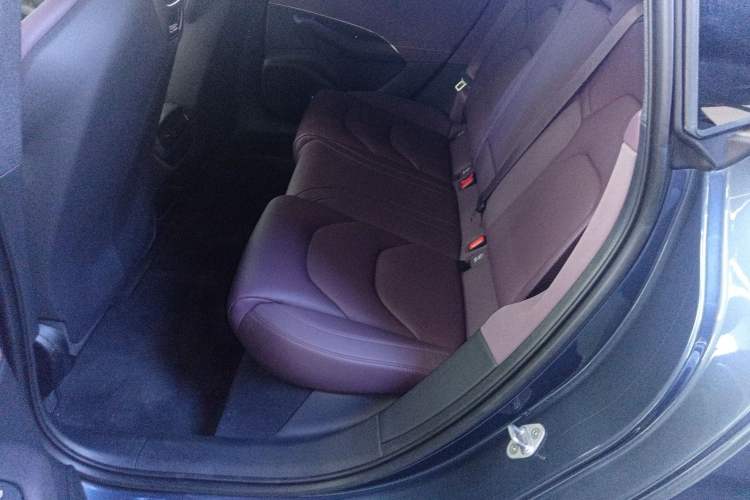 Used  SU7 2024 Rear-Drive Ultra-Long Range Advanced Pro-Level Intelligent Driving Version
