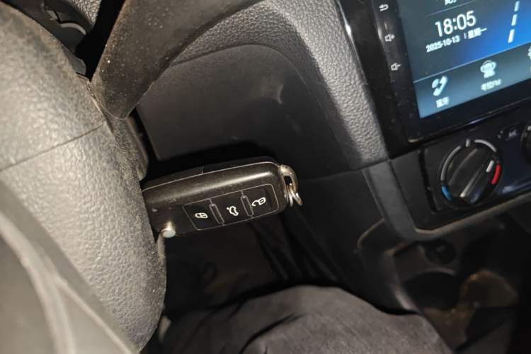 Used Volkswagen Santana 2016 1.6L Automatic Fashion Edition
