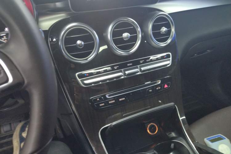 Used Mercedes-Benz GLC 2017 GLC 260 4MATIC Luxury Model
