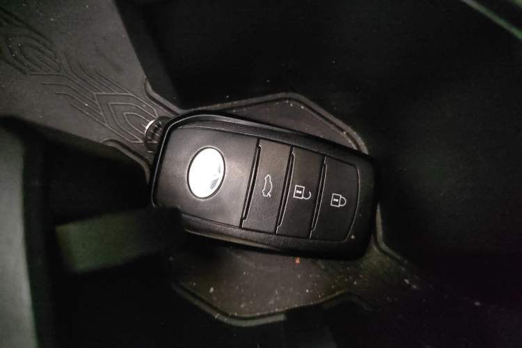 Used Toyota Camry 2024 Dual-Motor 2.0 HGVP Luxury Edition