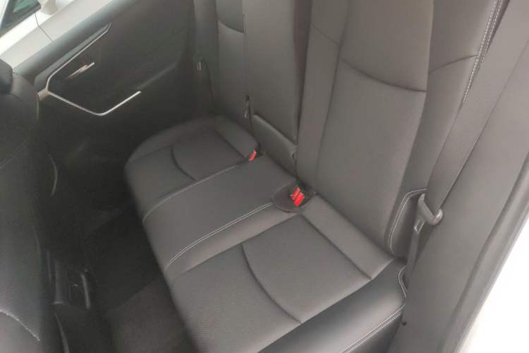 Used Toyota RAV4 2022 2.0L CVT 4x4 Fashion Edition
