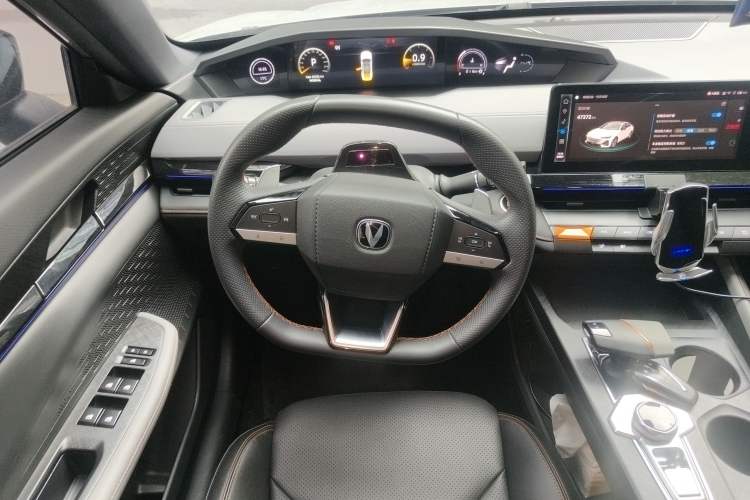 Used Changan UNI-V 2022 1.5T Prestige Version