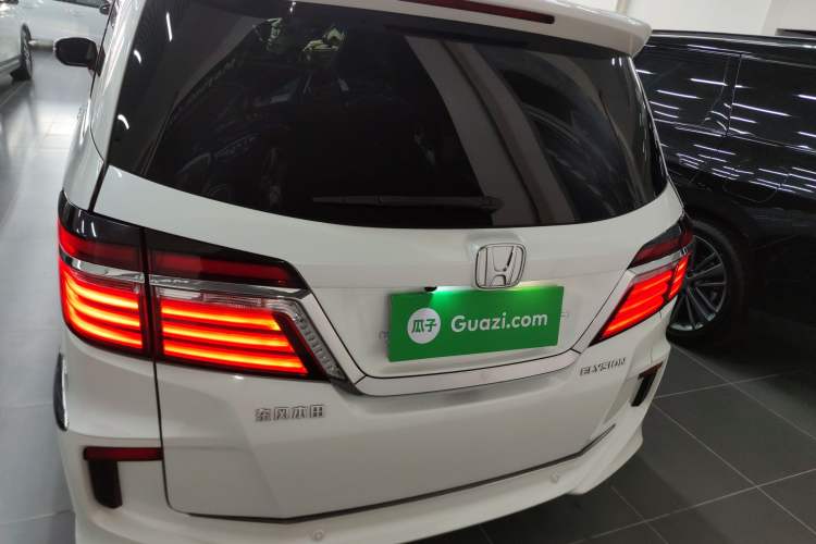 Used Honda Elysion 2016 2.4L Classic Edition
