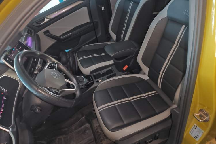 Used Volkswagen T-ROC 2023 300TSI DSG Two-Wheel Drive Starlight Edition
