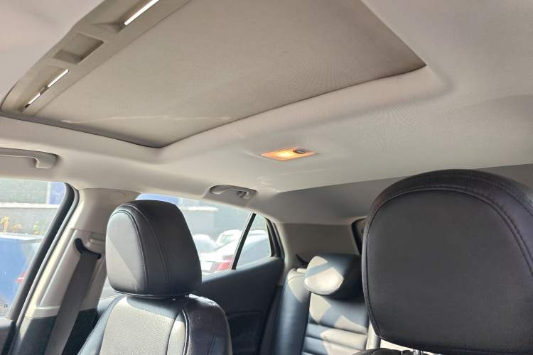 Used Buick Encore 2015 1.4T Automatic Two-Wheel Drive Urban Elite Version