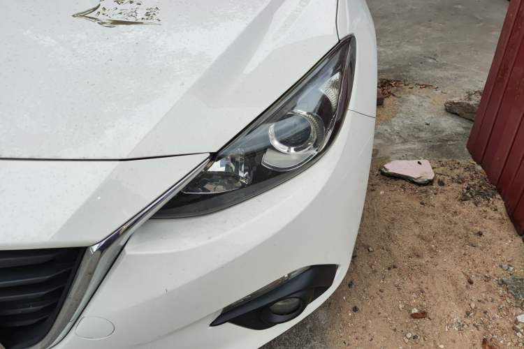 Used Mazda Mazda 3 Axela 2016 Sedan 1.5L Automatic Comfort Model
