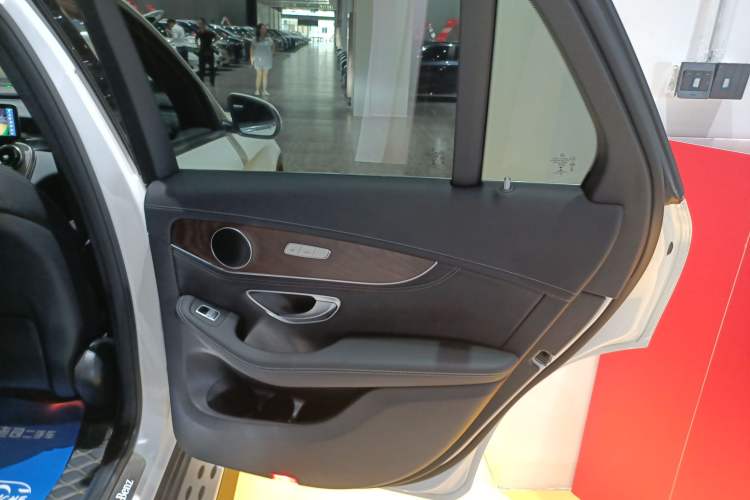 Used Mercedes-Benz GLC 2020 Facelift GLC 300 L 4MATIC Dynamic Edition
