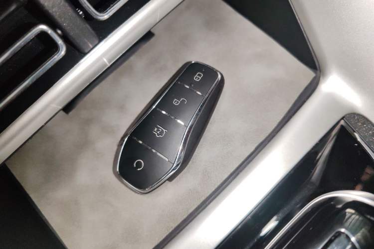 Used BYD Song Pro New Energy 2024 HONOR Edition DM-i 110KM Excellence Model
