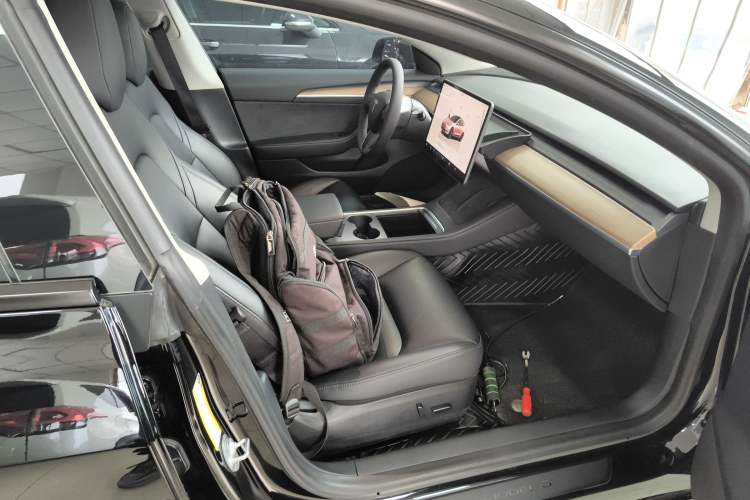 Used Tesla Model 3 2022 Rear-Wheel-Drive Version
