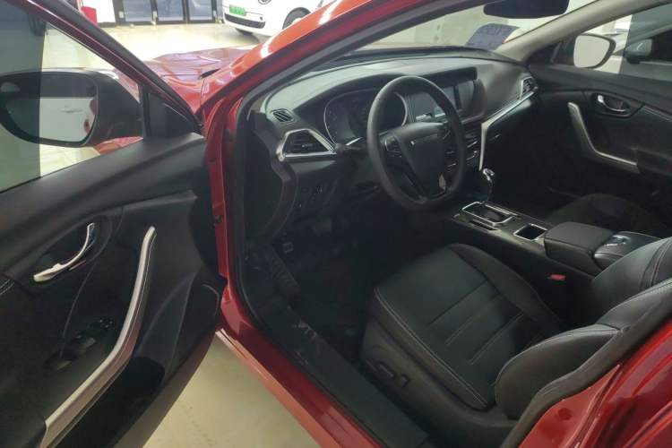 Used Venucia T90 2017 2.0L CVT Smart Edition
