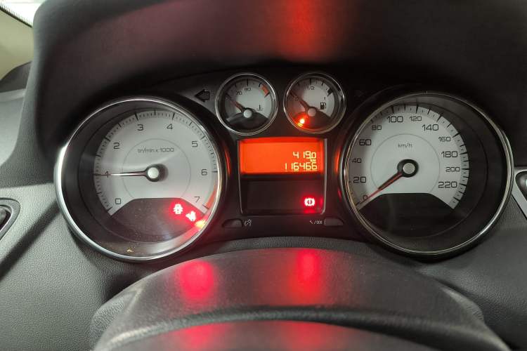 Used Peugeot 308 2014 Enjoy Edition Classic 1.6L Manual Fashion Model