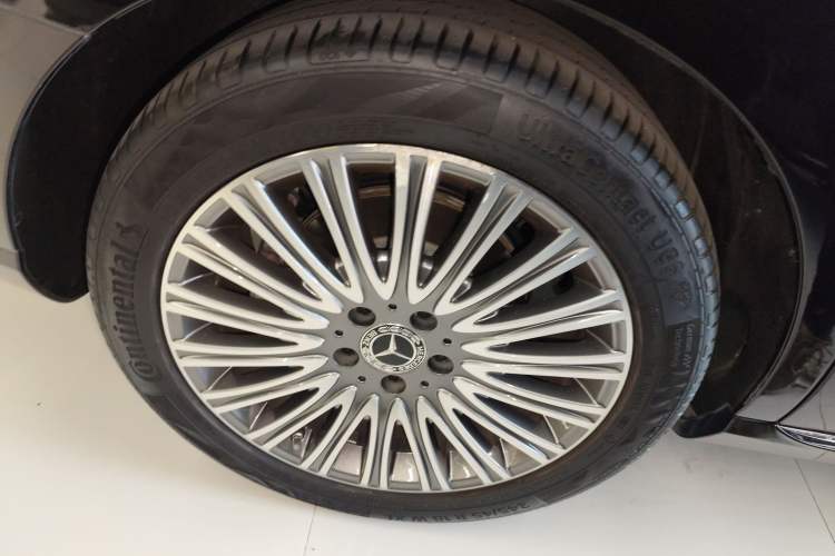 Used Mercedes-Benz E-Class 2022 Second Facelift E 300 L Prestige Edition
