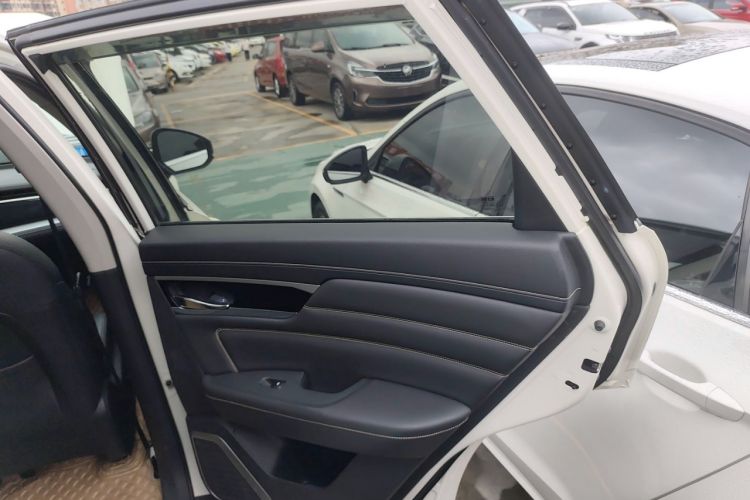 Used Venucia Star 2021 260T Automatic 48V Mild Hybrid Turbocharged Star Achieve Edition
