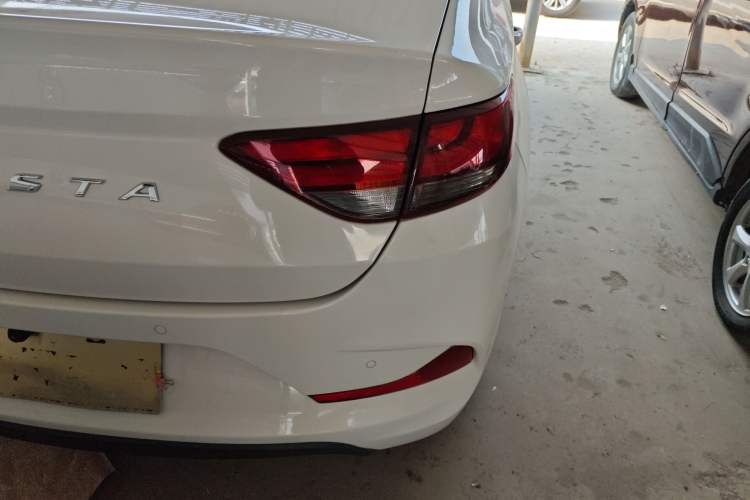 Used Hyundai Celesta 2020 1.6L Automatic GL Enjoyable Edition