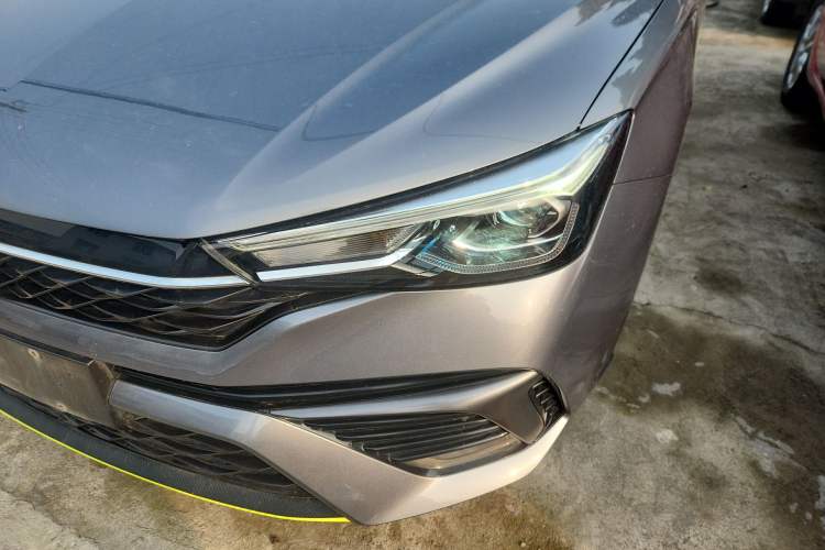 Used Roewe i5 2021 1.5L CVT Diamond Edition
