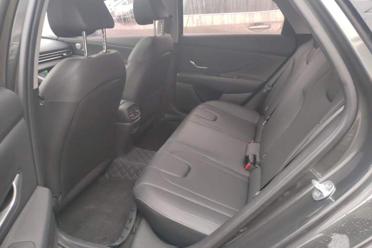 Used Hyundai Elantra 2023 1.5L CVT LUX Prestige Edition