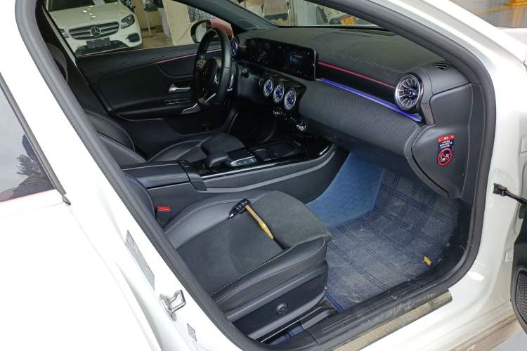 Used Mercedes-Benz A-Class 2021 A 200 L Sport Sedan Fashion Model
