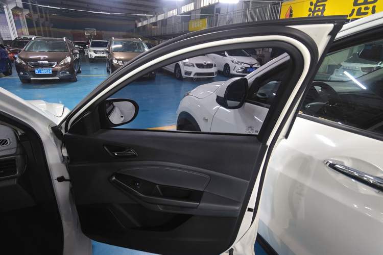 Used Ford Escort 2015 1.5L Automatic Fashion Model
