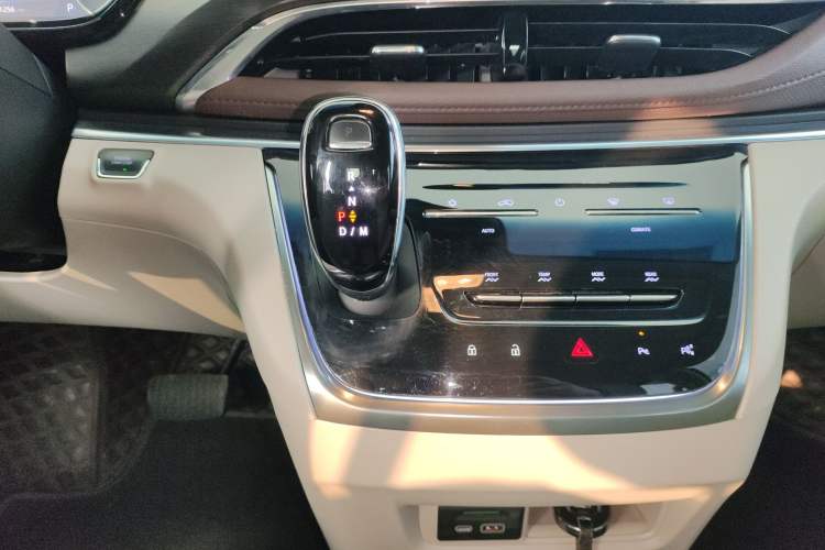 Used Buick GL8 2021 Land Cruiser Executive 652T Premium Model
