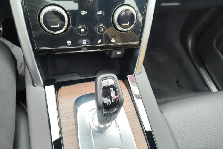 Used Land Rover Discovery Sport 2022 Revised Version 2 249 PS R-Dynamic SE Performance Tech Edition 5 Seats
