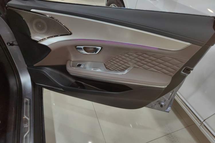 Used BYD Han 2024 DM-i Glory Edition 121KM Prestige Model
