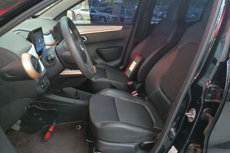 Used Dongfeng NAMMI BOX 2022 Chasing Wind Edition 331 km Standard Model
